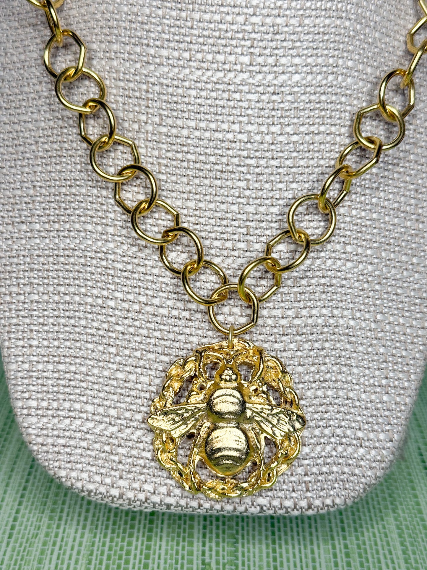 Queen Necklace