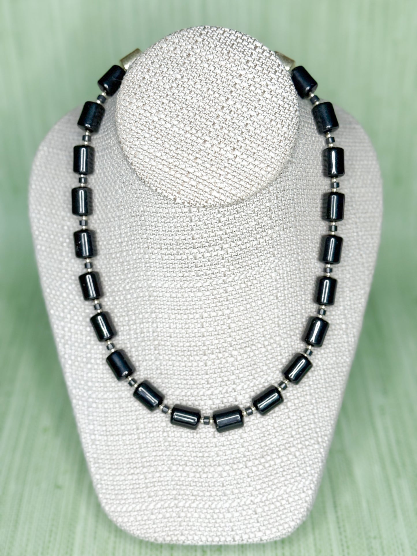 Cathy Necklace Jet Black