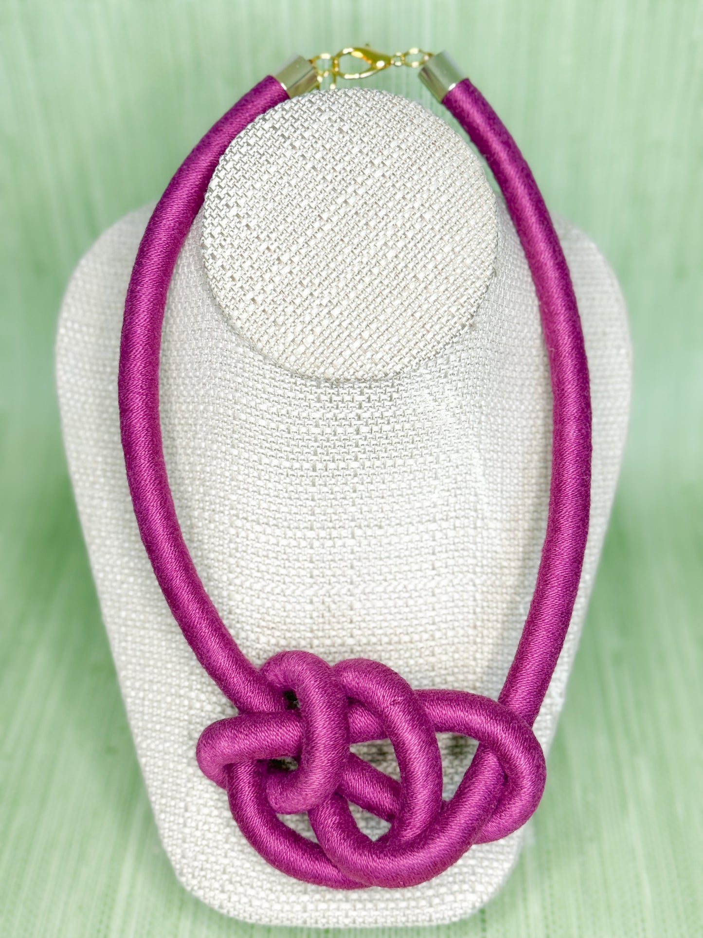 Knotty Necklace Magenta