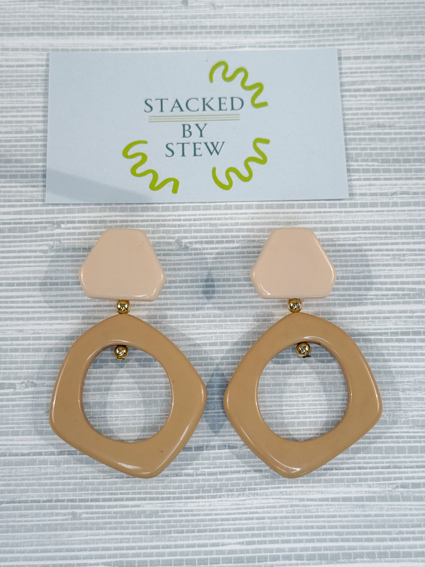 Maggie Earrings Sand