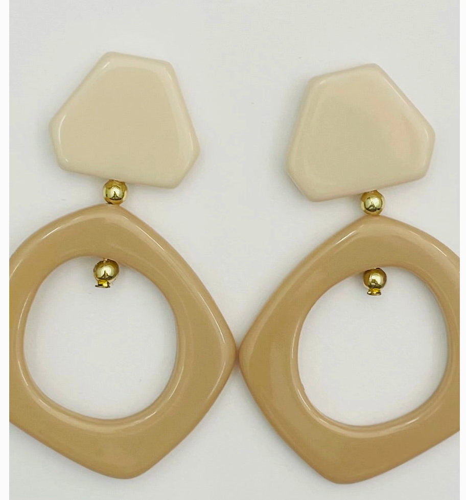 Maggie Earrings Sand