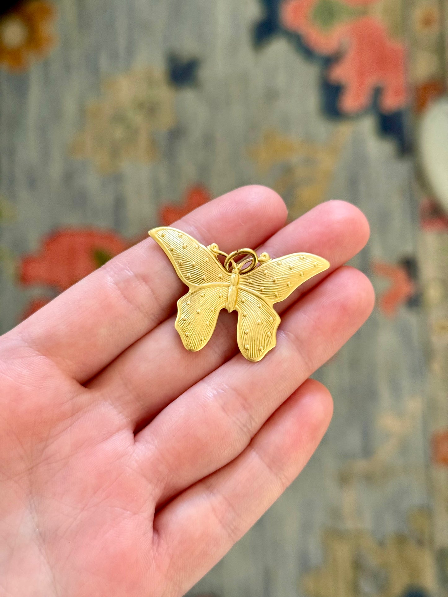 Butterfly Medium Dots