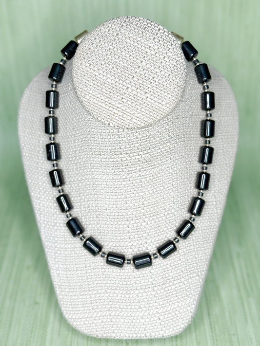 Cathy Necklace Jet Black