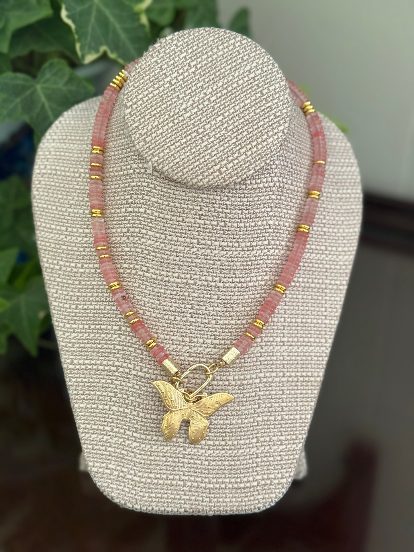 Sierra Necklace Pink