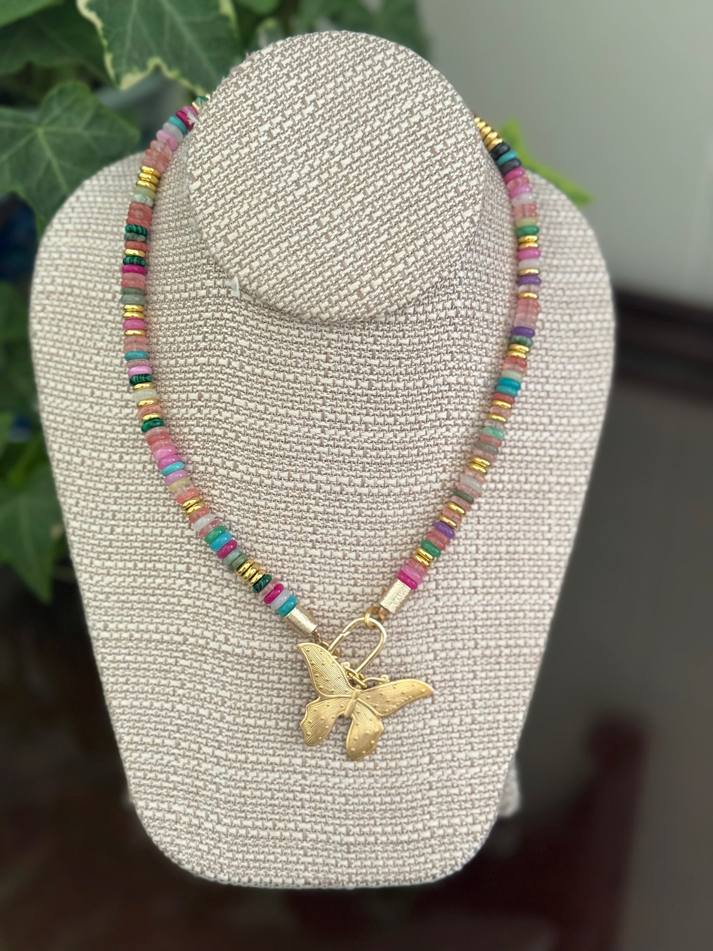 Sierra Necklace Rainbow