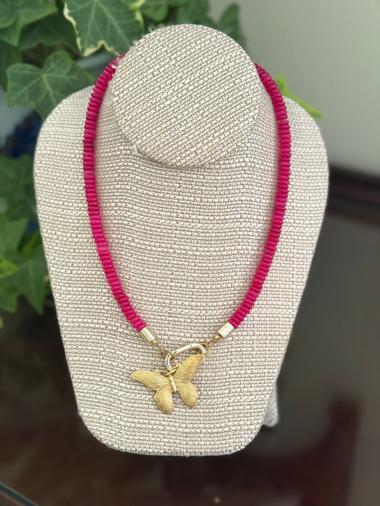 Ellis Necklace Hot Pink