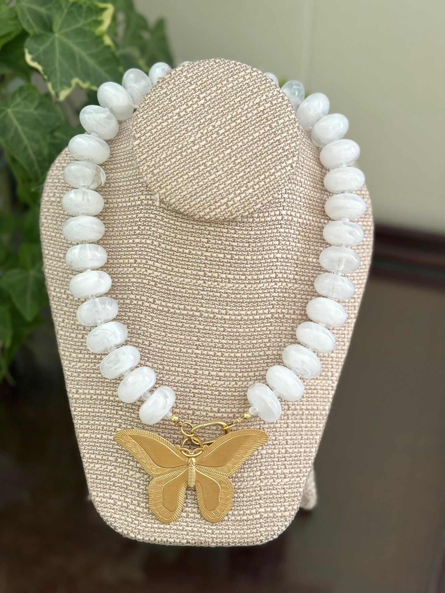 Harper Necklace White