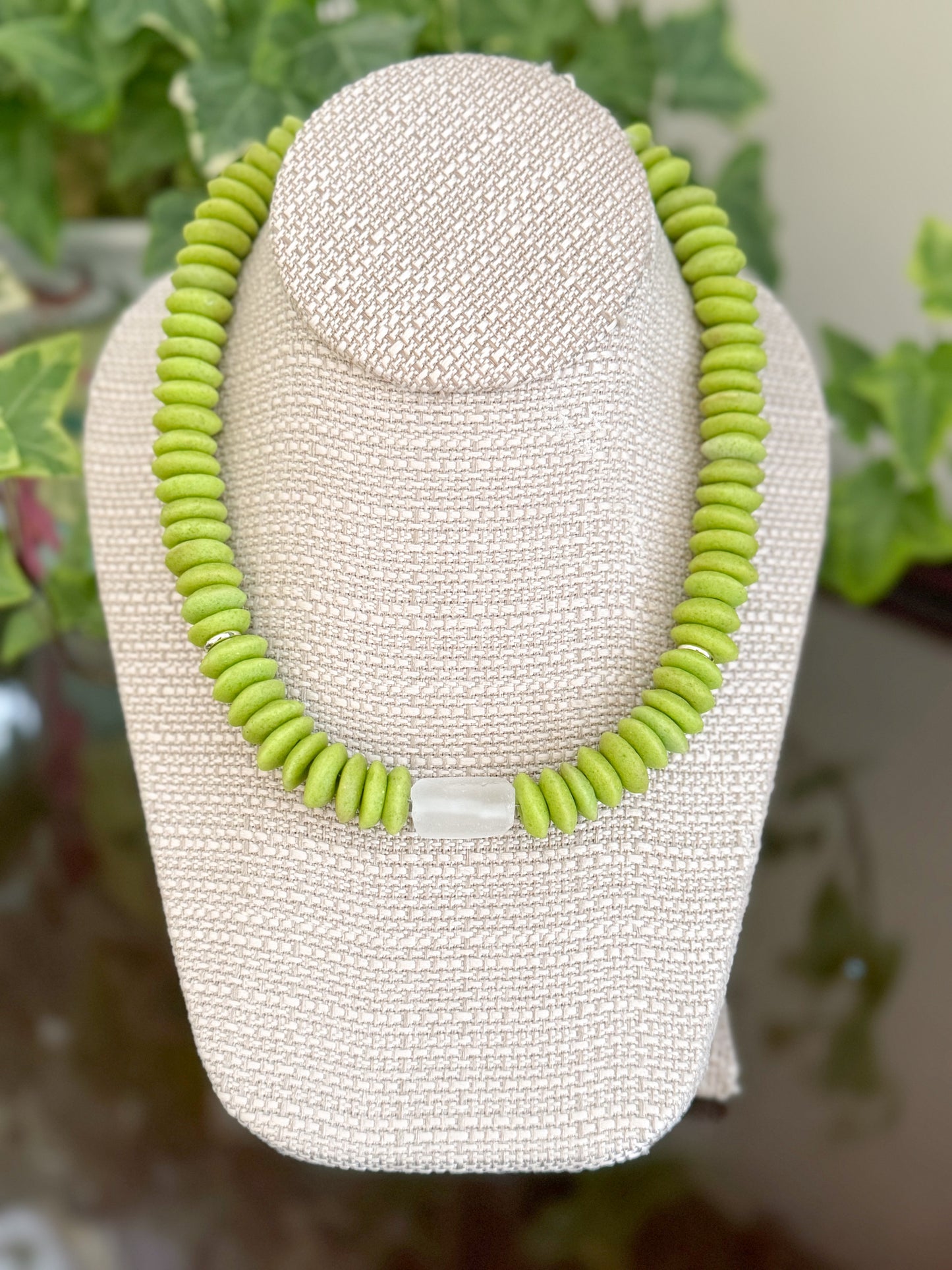 Bowen Necklace Lime