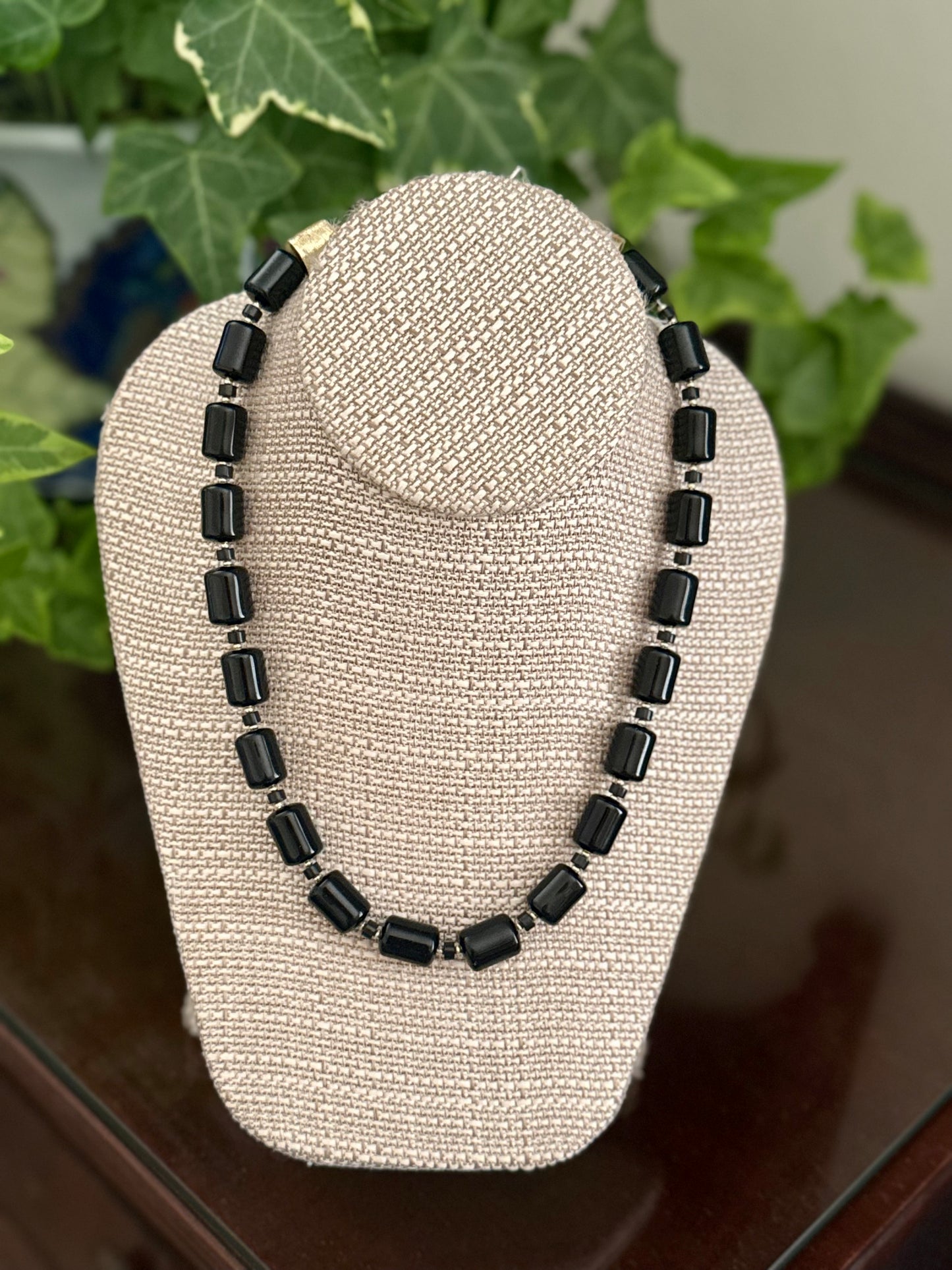 Cathy Necklace Jet Black