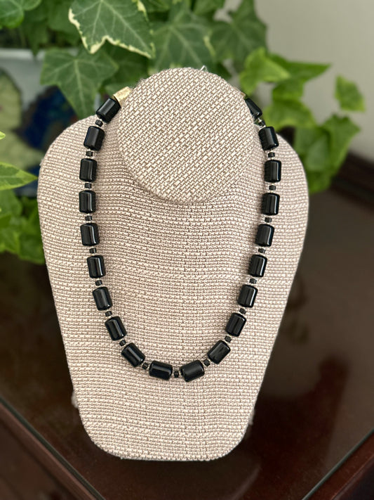 Cathy Necklace Jet Black