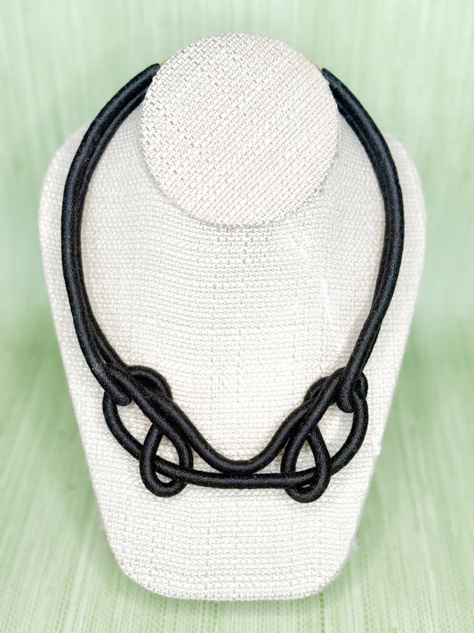 Double Knotty Necklace Black
