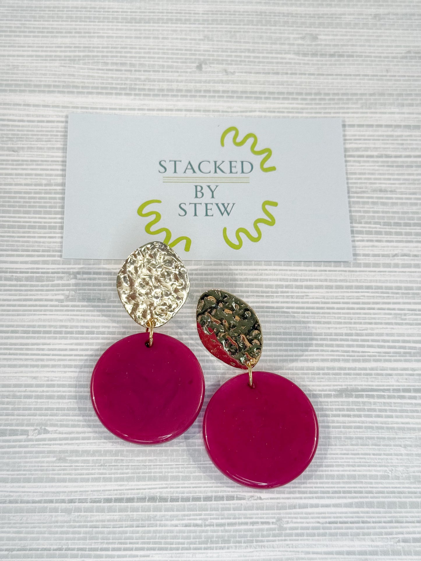 Dallas Earrings Fuschia